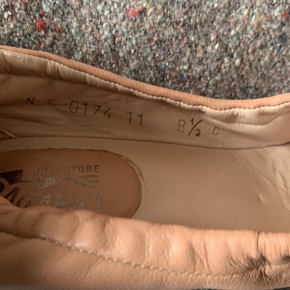 Women’s Nude Ferragamo Leather Heels (Size 8 1/2 C) - Picture 10 of 11